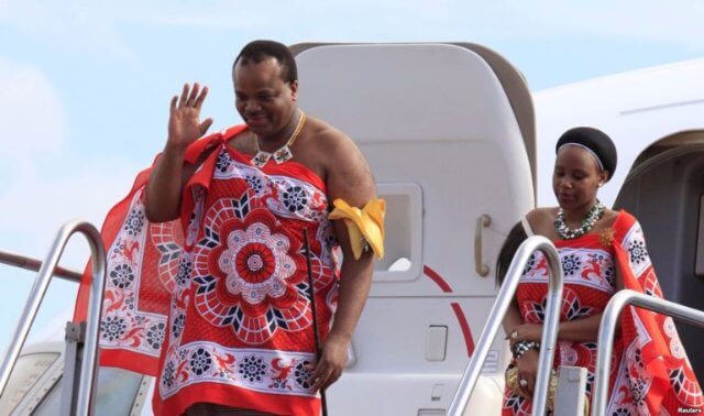 Swaziland's King Mswati III marries 19-year-old as 14th wife (1)