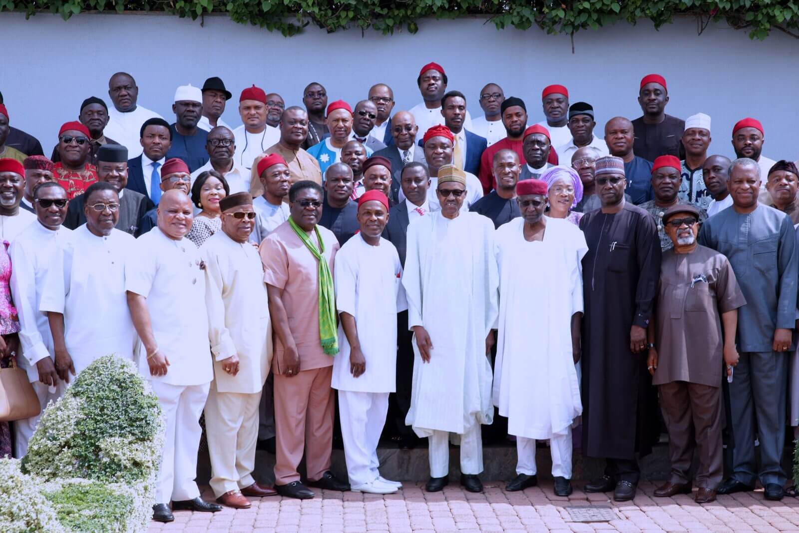PRESIDENT-BUHARI-RECEIVES-DELEGATION-OF-APC-SOUTH-EAST-LEADERS