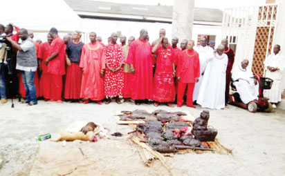 Oba-of-Benin-and-chiefs