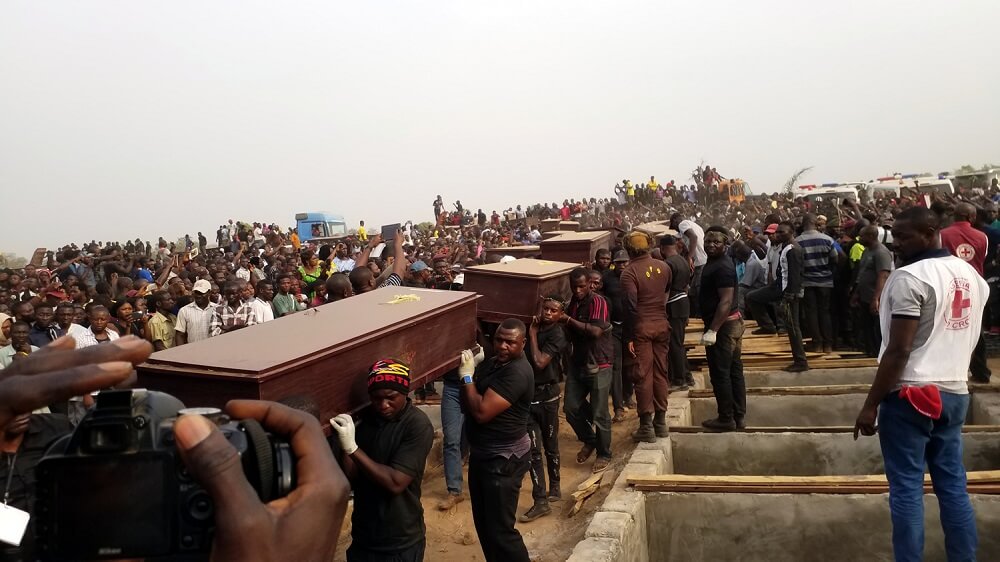Mass-burial-herdsmen-attack-victims (1)