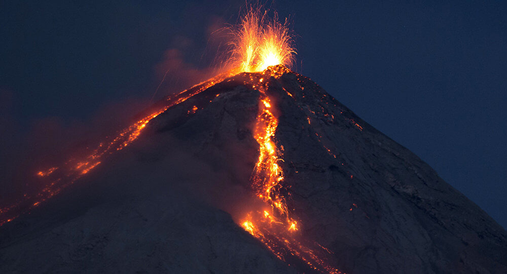 volcano-erupts-guatemala (1)
