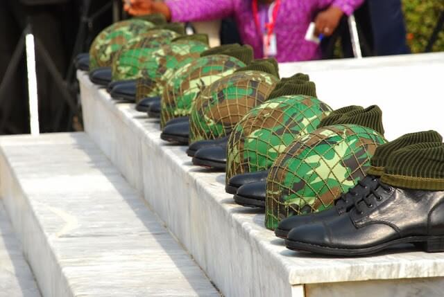 ARMY-Boots-burial (1)