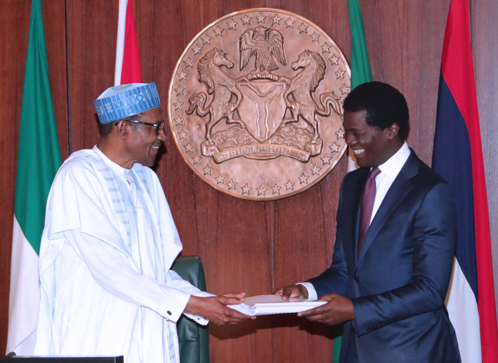 PRESIDENT BUHARI RECEIVES PRESIDENTIAL AUDIT REPORT ON RECOVERED ASSETS 1 (1)