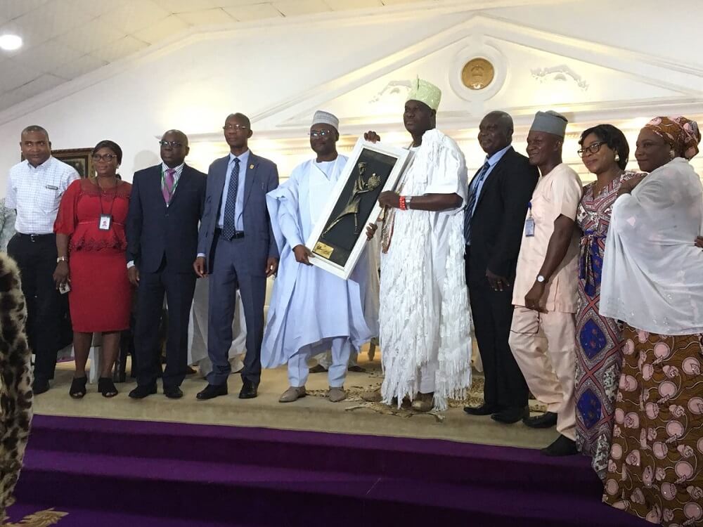 INEC-CHAIRMAN-AT-OONI's-PALACE (1)
