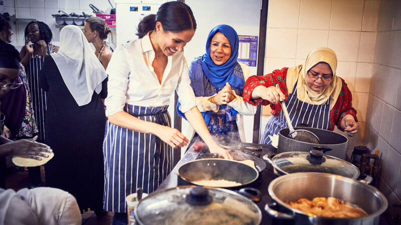 Meghan-Duchess-of-Sussex-in-the-Hubb-Community-Kitchen