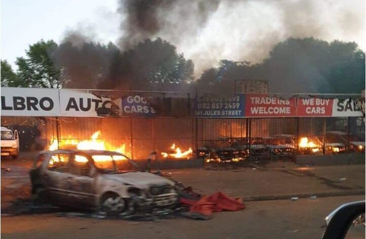 Burnt-car-mar-mart-NIgeria-South-Africa