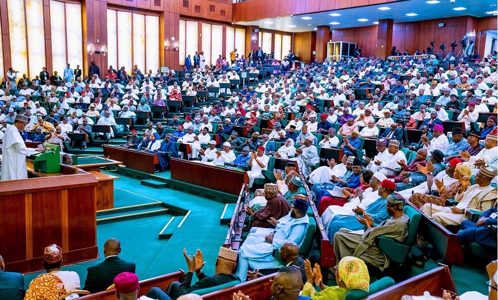Buhari-Presents-2020-Buget-at-National-Assembly