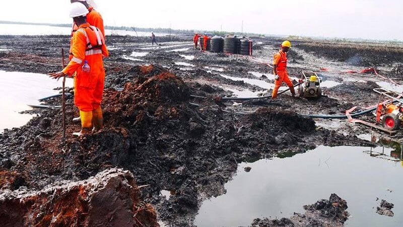 Oil-spill-clean-up-activities-in-Bodo-Ogoni-land