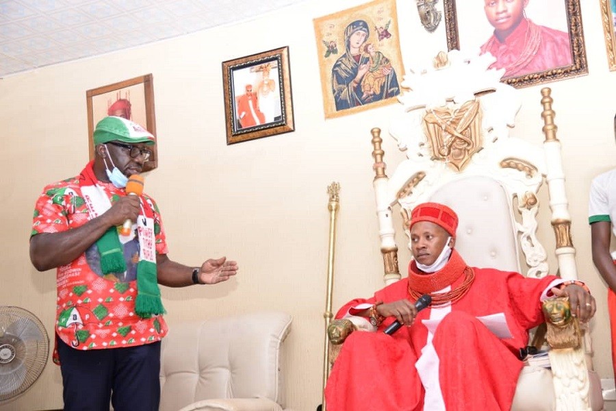 Onojie-of-Ugbegun-in-Edo-Samuel-Obade-II-backs-Obaseki-for-Governor.