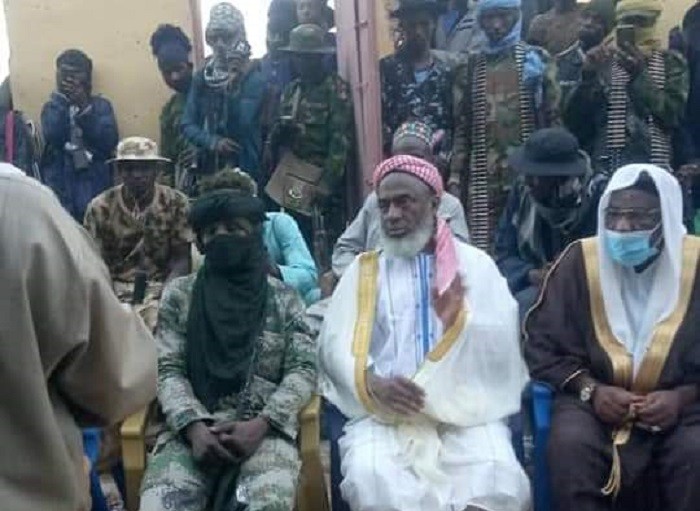 Sheikh-Ahmad-Gummi-meets-heads-of-bandits-in-Zamfara.