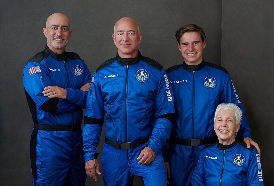 Blue-Origin-Astronaut-Crew-Flight-Suits-JEFF-BEZOS