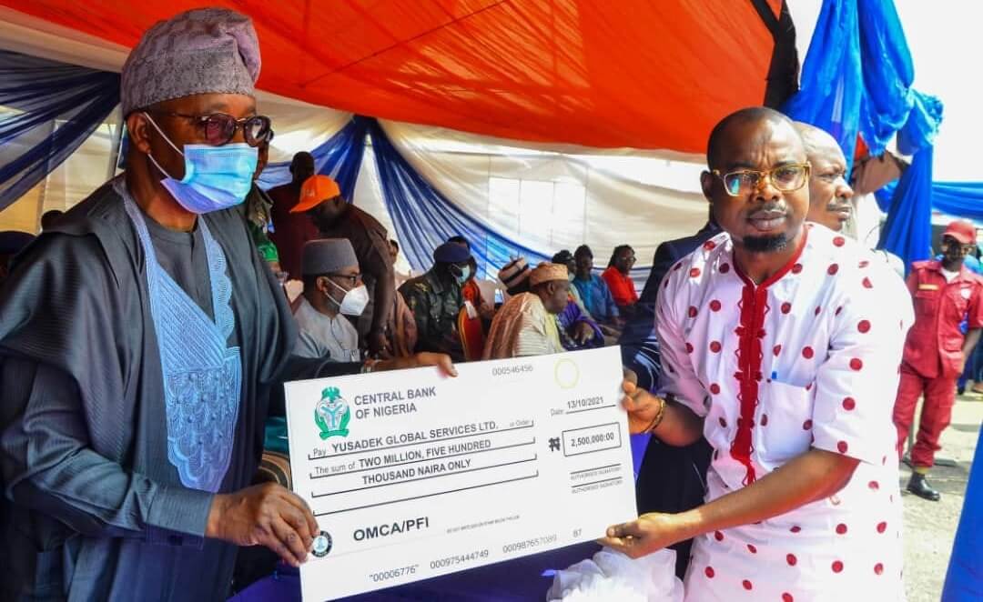 Governor-Gboyega-Oyetola-disburses-CBN-fund-in-Osun
