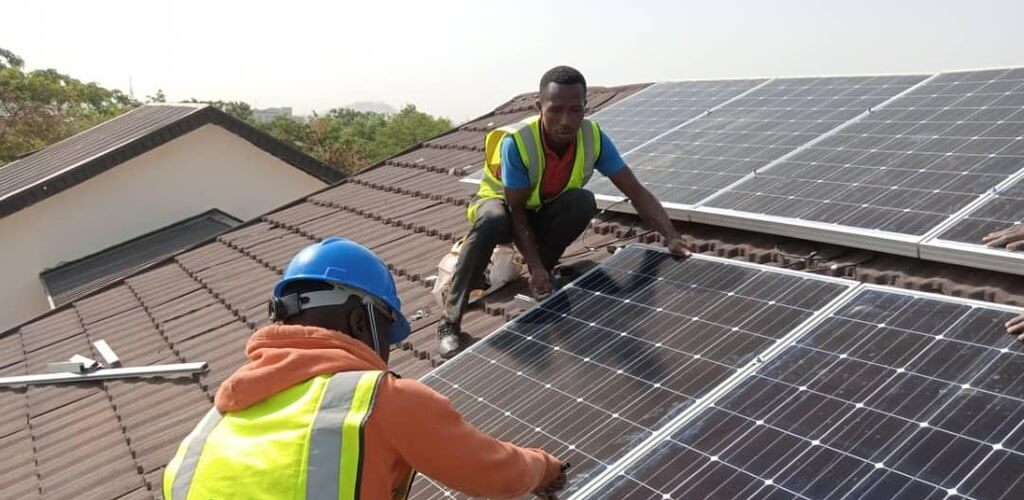 Nigerians Embrace Inverter, Solar Energy Amid Power Grid Collapse, Dismal Electricity Supply￼