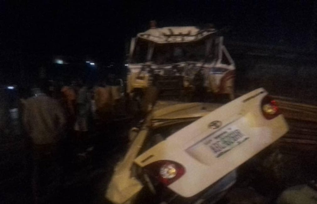 10-Cars-Affected-As-Brakeless-Truck-Causes-Multiple-Crash-In-Abuja