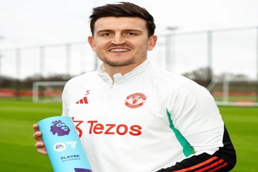 Manchester United’s Harry Maguire poses with the Premier League Player Of The Month Award