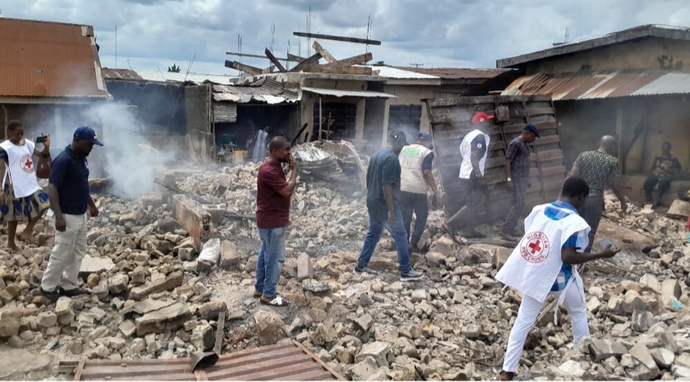 A joint assessment team made up of SEMA, DSS, Red Cross, Representatives from Ikom LGA and market leaders, led by the Head of Operations, NEMA Uyo at the scene of the incident.
