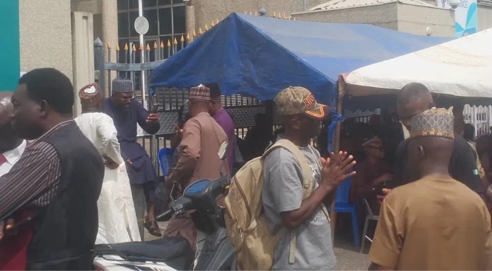 Retired Soldiers Occupy Finance Ministry Over Unpaid Benefits
