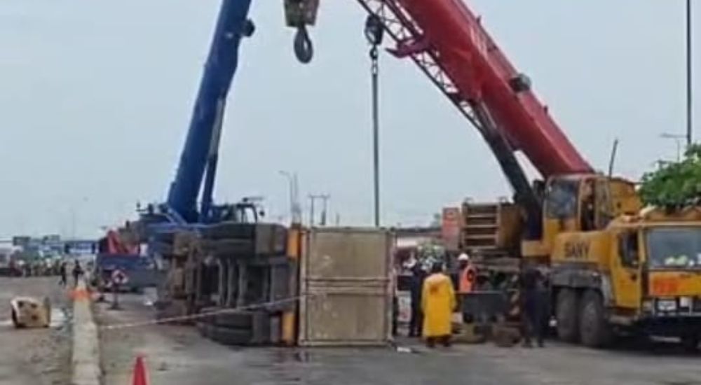 FG Opens Lagos Coastal Road